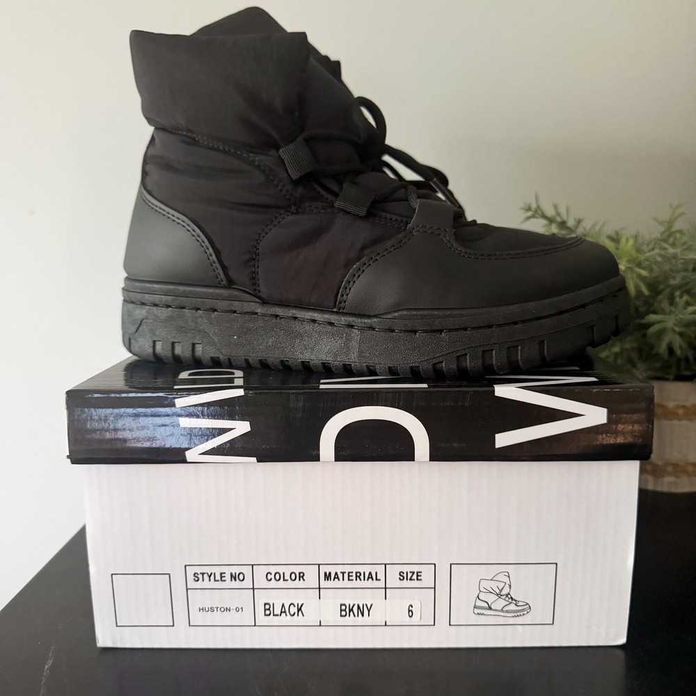 Wild Diva Lounge Huston 01 Black Puffer Ankle Boots Womens sz 6 gorpcore NIB New